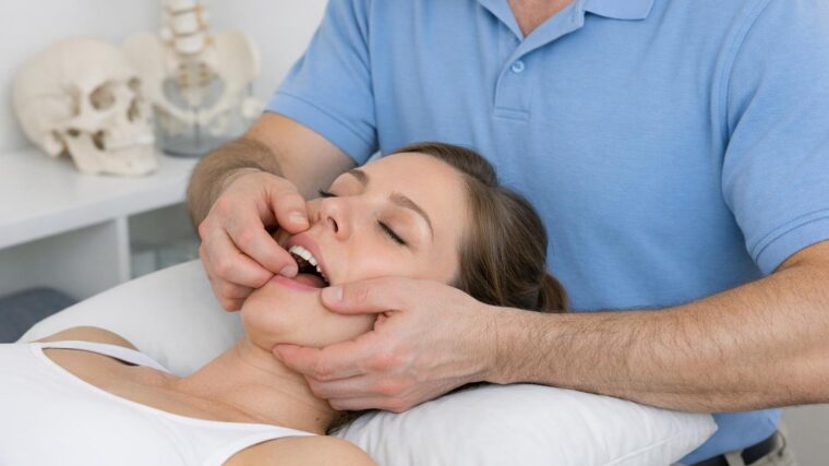 Terapia stawów skroniowo-żuchwowych: kurs pracy z napięciem, bólem i ograniczeniem ruchu